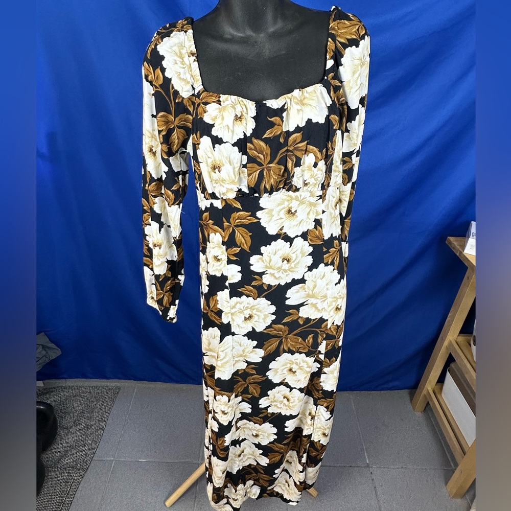 Old Navy White and Brown Sheath Dress with Bishop Sleeves
